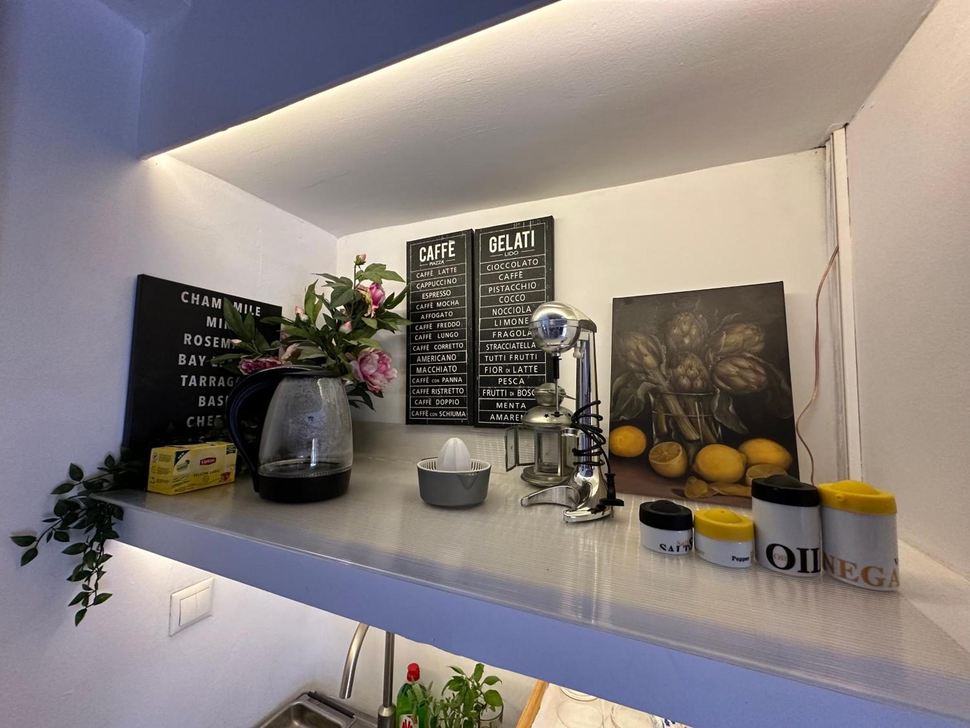 Bright Studio 4 A Short Stay Near Oaka - Iaso - Ygeia - Mitera Hospitals Атина Екстериор снимка