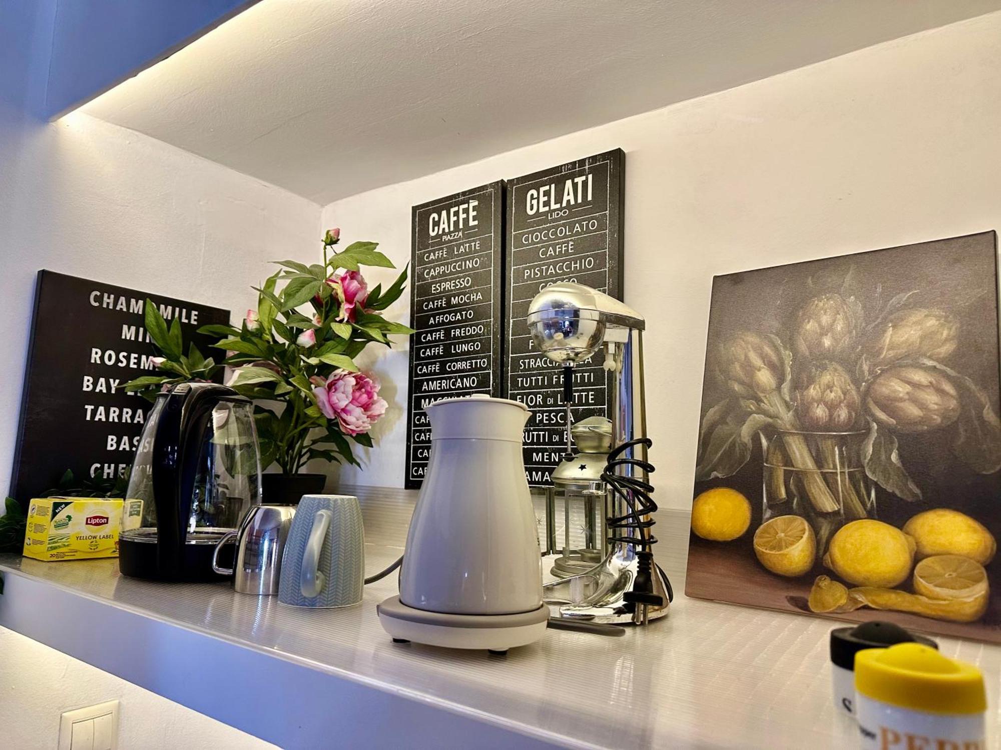 Bright Studio 4 A Short Stay Near Oaka - Iaso - Ygeia - Mitera Hospitals Атина Екстериор снимка